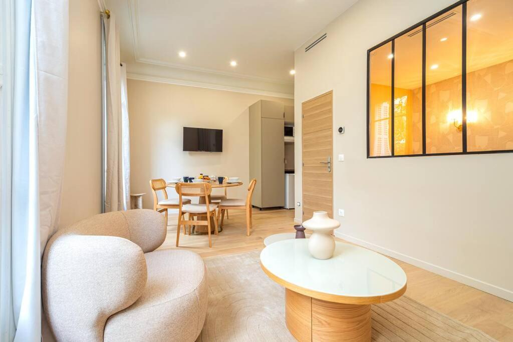 Neuf Quartier Pereire Apartment *